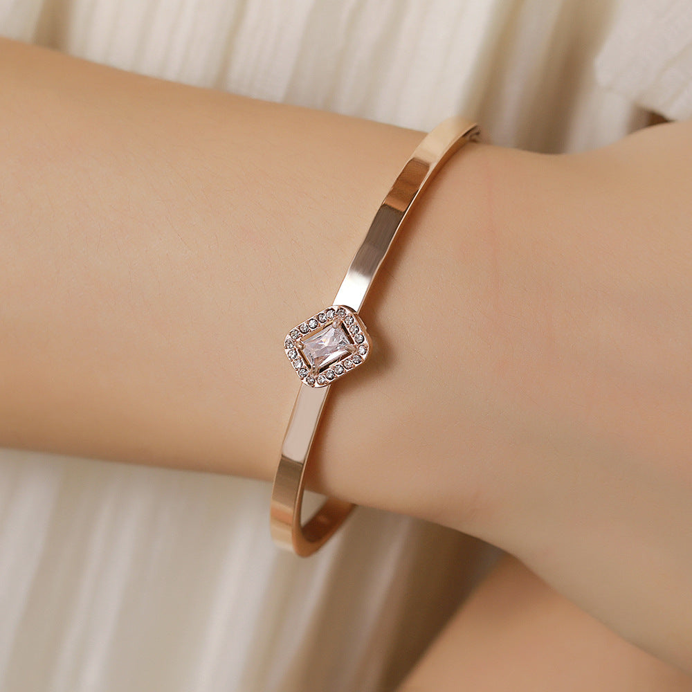 Minimalist Round Geometric Cubic Zirconia Plated Stainless Steel Bracelet for Women