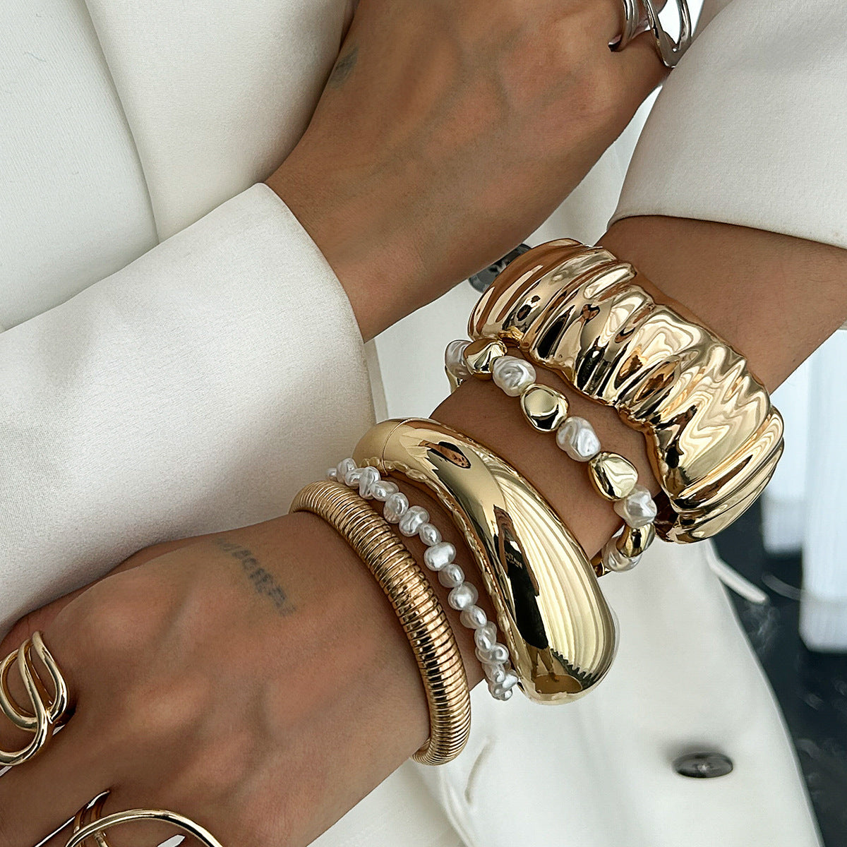 Luxury Elegant Irregular Pleated Zinc Alloy Plated Bracelet Set