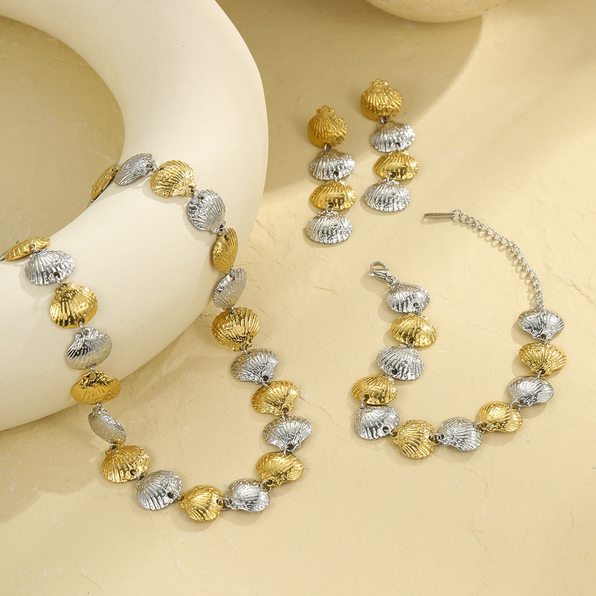 Set collana geometrica a conchiglia da donna in acciaio inossidabile placcato oro 18 carati, per vacanze estive al mare