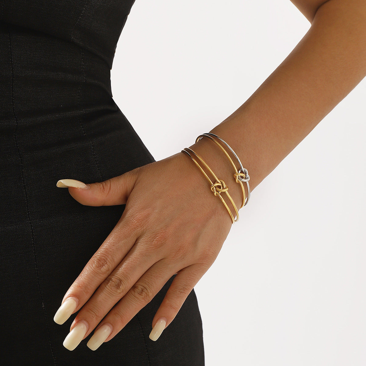 Pulsera Ajustable de Acero Inoxidable para Mujer, Diseño Geométrico Vintage en Forma de C con Nudo y Acabado de Galvanoplastia al Vacío