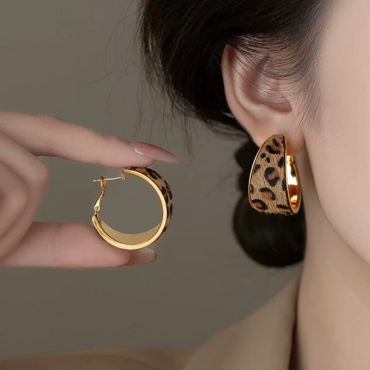 Pendientes Minimalistas Modernos Geométricos Cuadrados y Redondos de Aleación con Postes de Plata de Ley 925 para Mujer