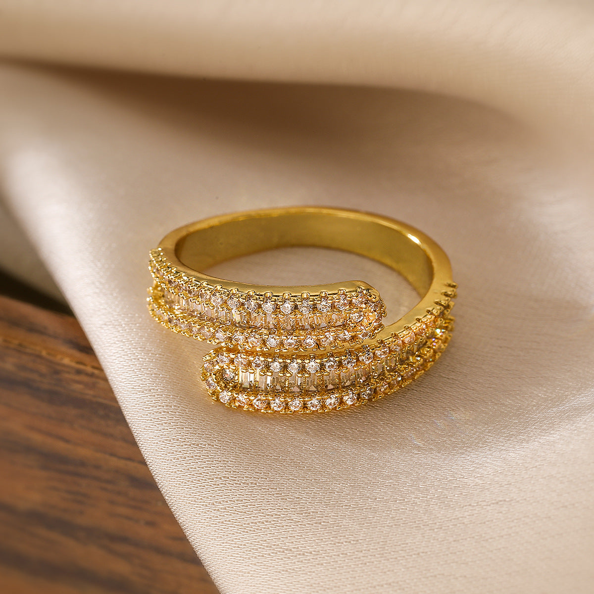 Minimalist Geometric Open Ring for Women Made of Copper with 18K Gold Plating and Micro-Paved Zirconia