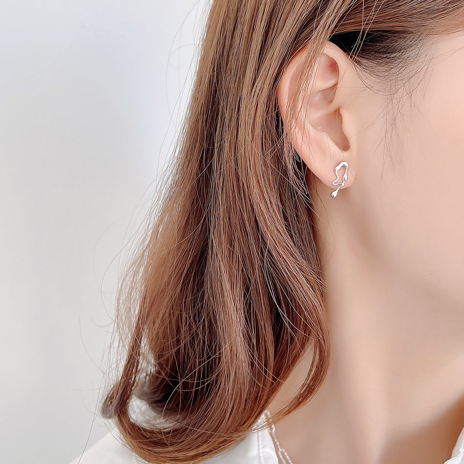 Pendientes Asimétricos Minimalistas con Diseño de Gota en Forma de Nota de Plata de Ley 925