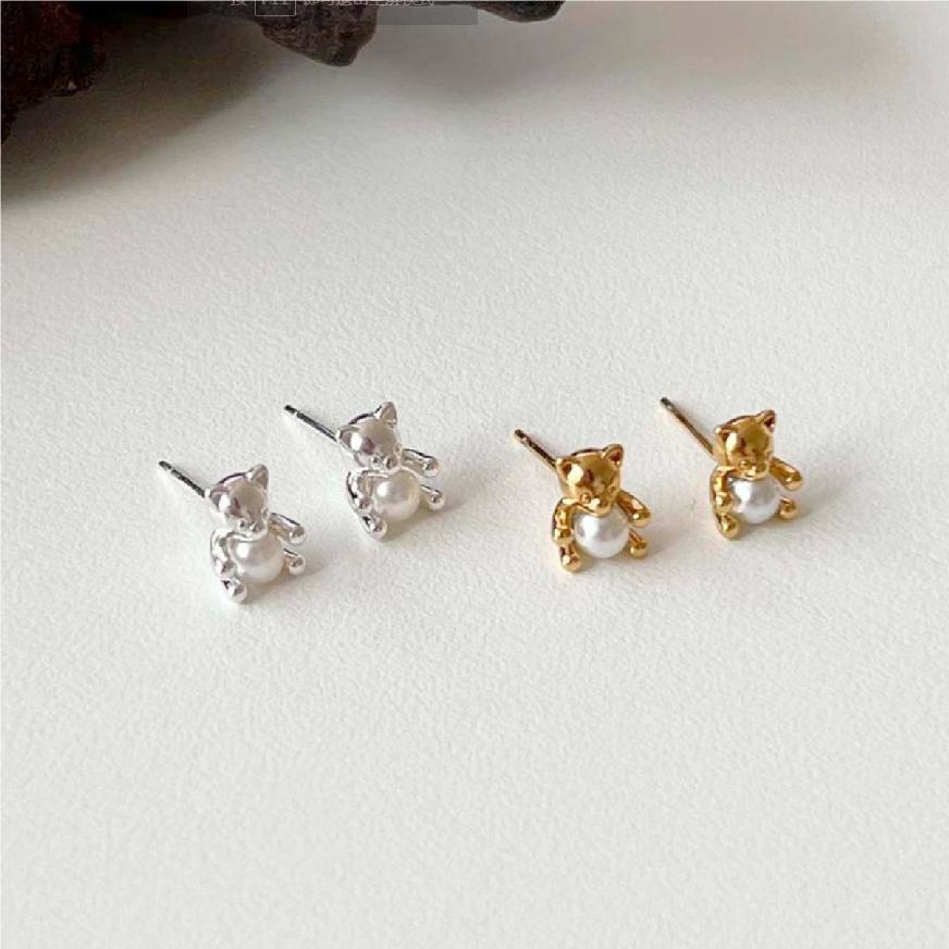Minimalist Bear-Shaped 925 Sterling Silver Stud Earrings with Pearl Accent, Electroplated Finish, Fresh and Sweet Style