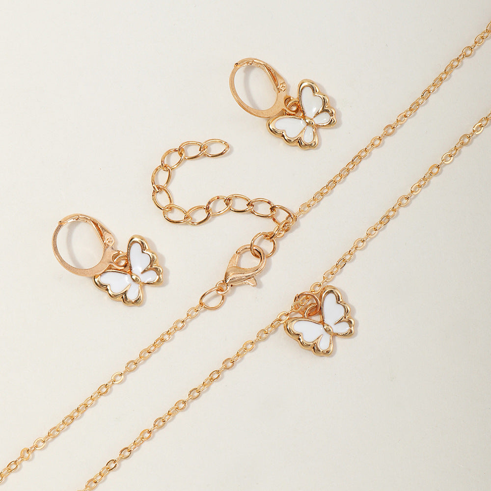 Collana con ciondolo a farfalla minimalista per bambine Ciondolo a farfalla in lega su catenina a maglie con finitura smaltata