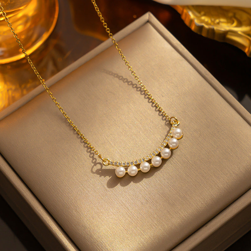 Collar de acero titanio minimalista con forma de sonrisa e incrustaciones de oro para mujer, delicada cadena de clavícula con patrón geométrico y acento de lunares