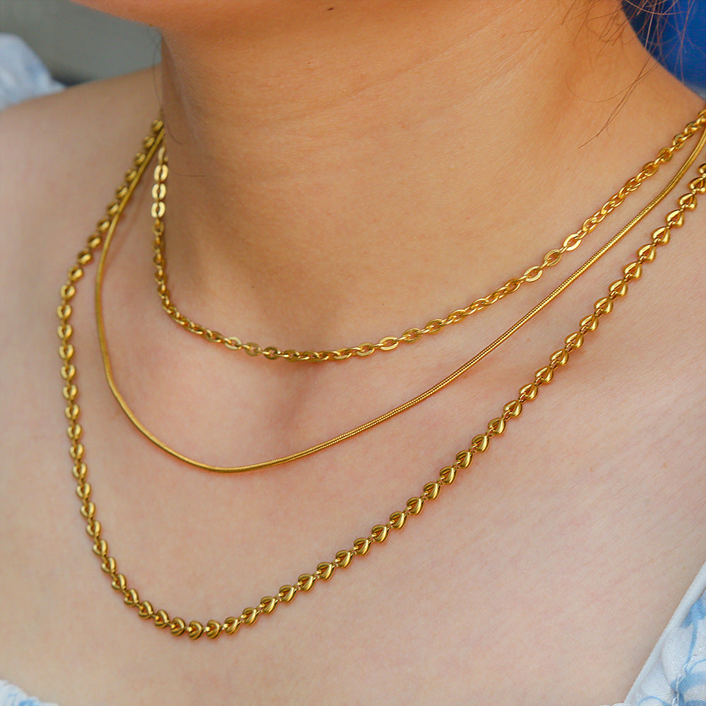 Collar Gargantilla Bohemio de Acero Inoxidable con Forma de Corazón para Mujer, con Colgante de Acero de Titanio y Acabado Galvanizado