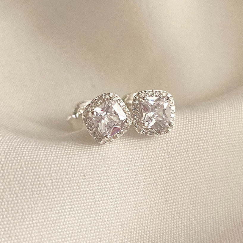 Pendientes Minimalistas de Zirconia Cuadrada Estilo Coreano en Plata de Ley 925 con Baño de Oro/Plata