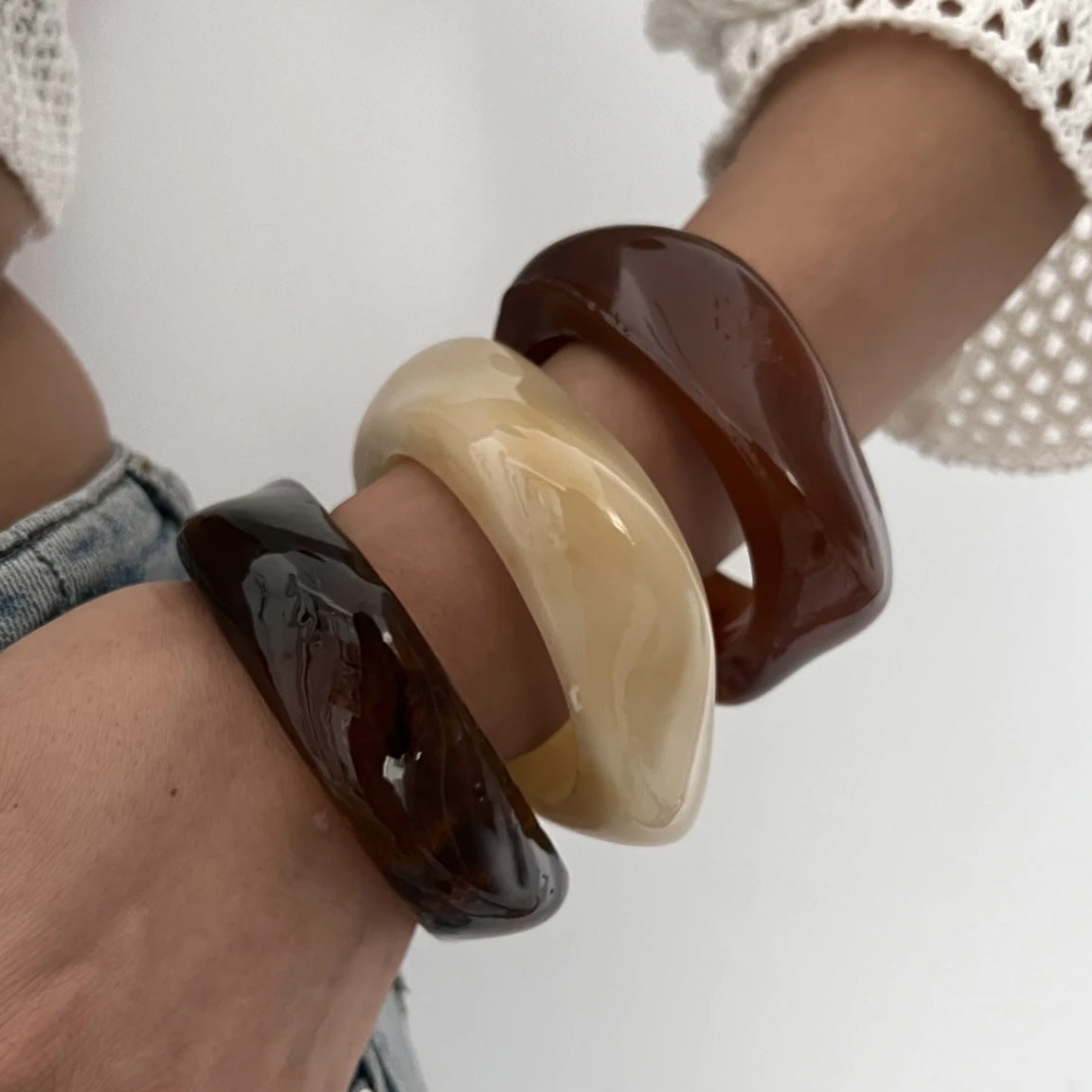 Braccialetto alla moda in acrilico traslucido geometrico irregolare