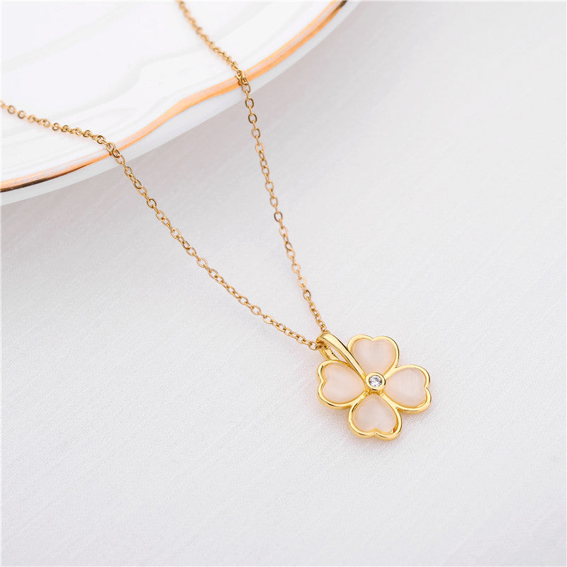 Collana da donna con ciondolo a quadrifoglio in stile naturale, placcata oro 18 carati, in acciaio al titanio
