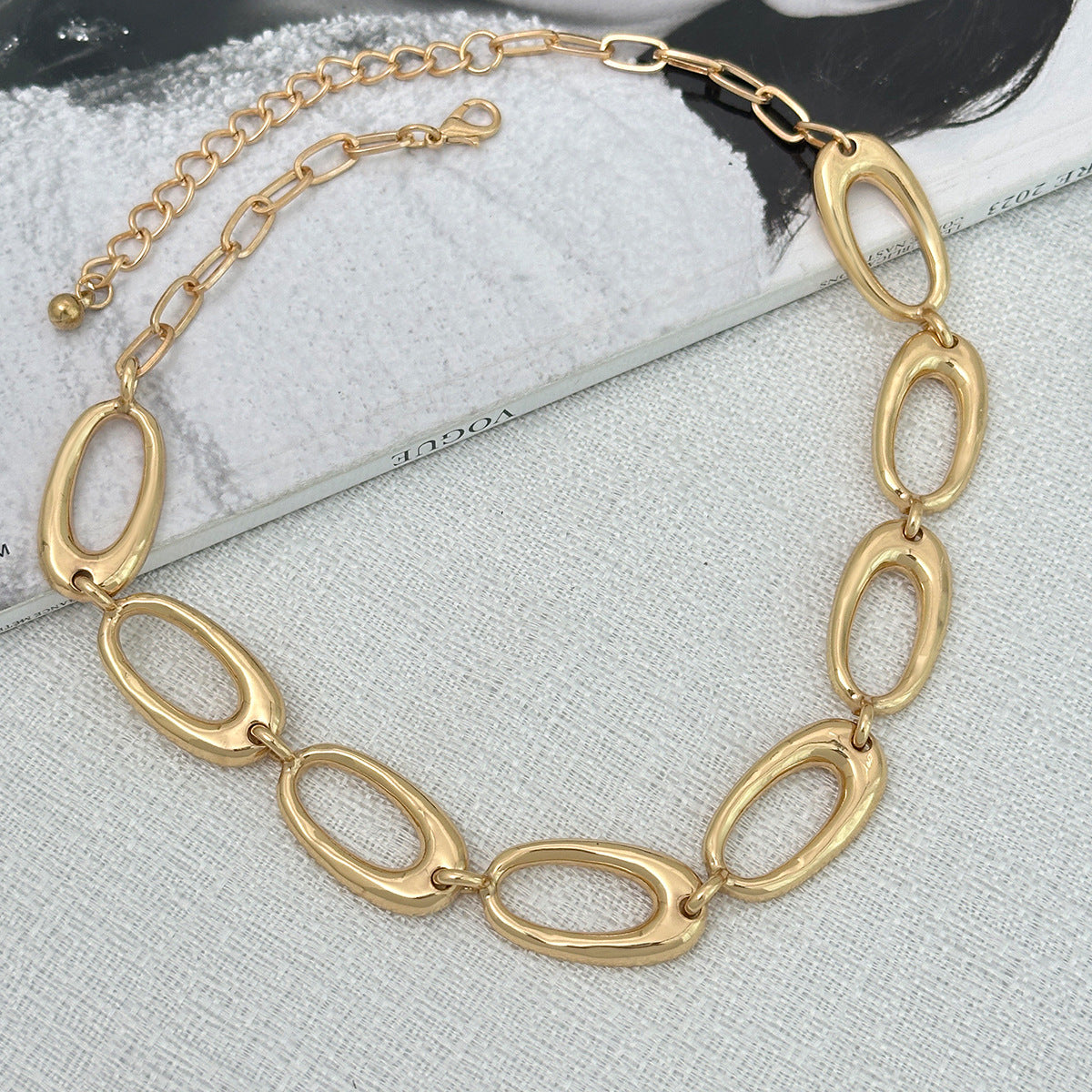 Hip-hop Luxury Oval Geometric Alloy Plated Necklace and Acrylic Inlaid Ring Set for Women