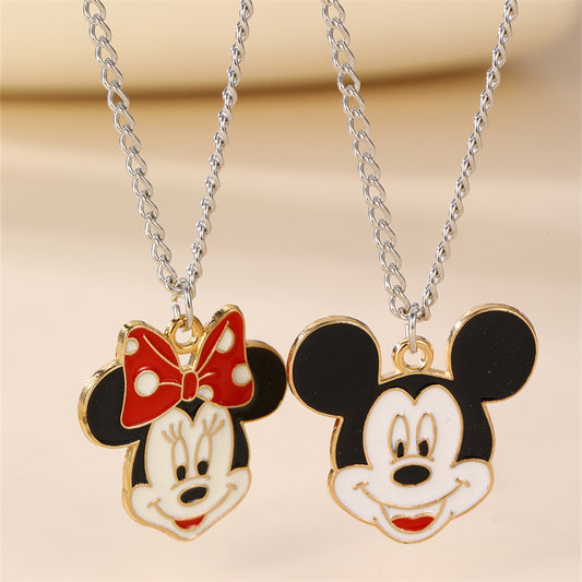 Collana con ciondolo in resina a forma di fiocco con Topolino e Minnie Mouse, finitura smaltata, catena di perline rotonde, per bambini e ragazzi