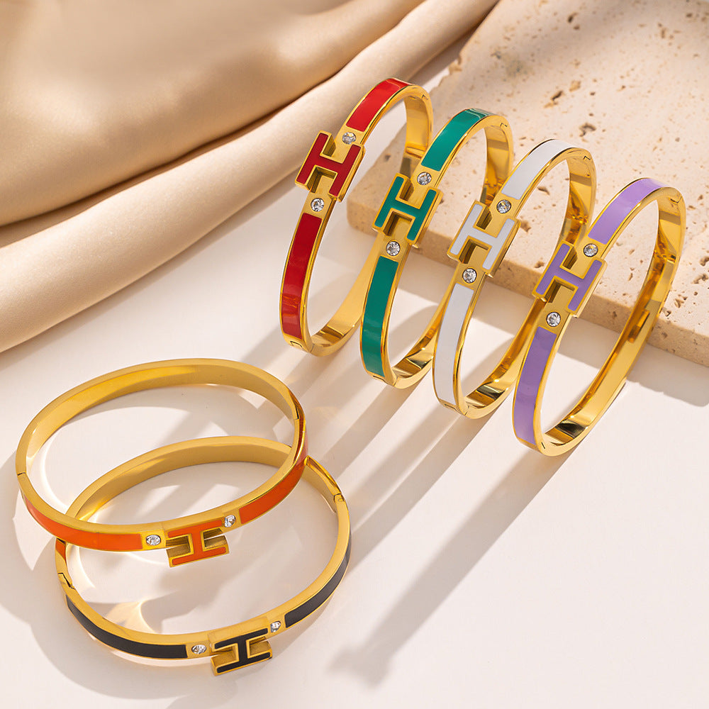 Enamel Letter H Bracelet for Women Stainless Steel Toggle Clasp Fashionable Minimalist Geometric Jewelry
