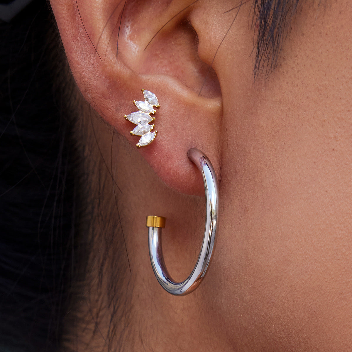 Pendientes de aro geométricos minimalistas de acero inoxidable para mujer con acabado chapado, pendientes de tuerca de acero de titanio hipoalergénicos