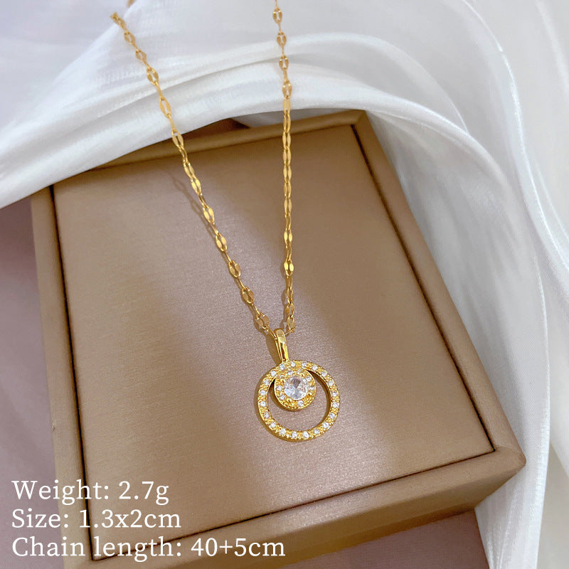 Ciondolo a Cuore in Stile Cartone Animato in Rame con Intarsio di Strass su Collana a Catena a "O" Placcata in Acciaio al Titanio per Donna e Uomo