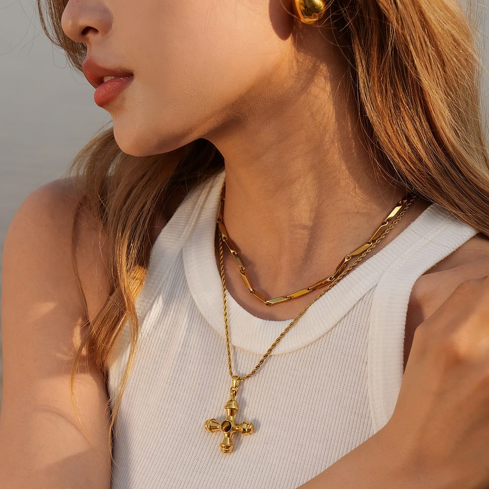 Fashionable 18K Gold Plated Stainless Steel Cross Necklace with Tiger Eye Pendant for Women
