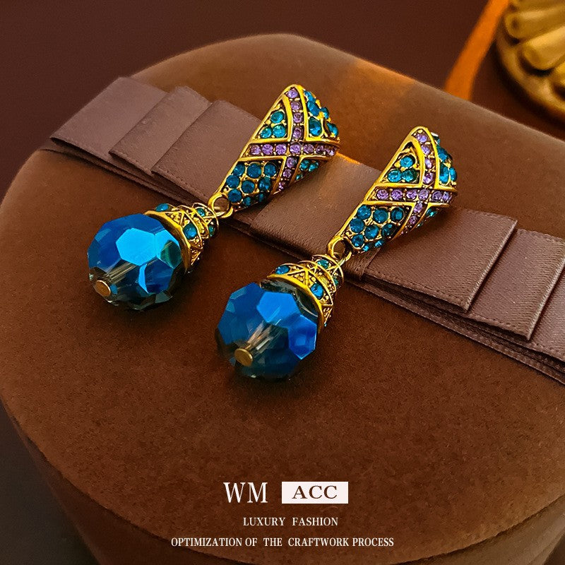 Pendientes de perlas florales vintage con incrustaciones de diamantes de imitación en acero de titanio y postes de plata 925, diseño de esmalte goteado en forma de lágrima para mujer