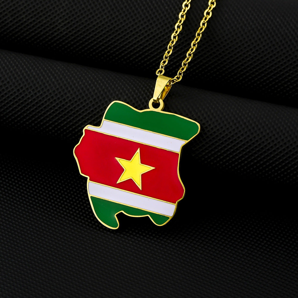 Collana con ciondolo a bandiera della Repubblica del Suriname geometrica vintage in acciaio inossidabile con charm in titanio e finitura galvanica, unisex