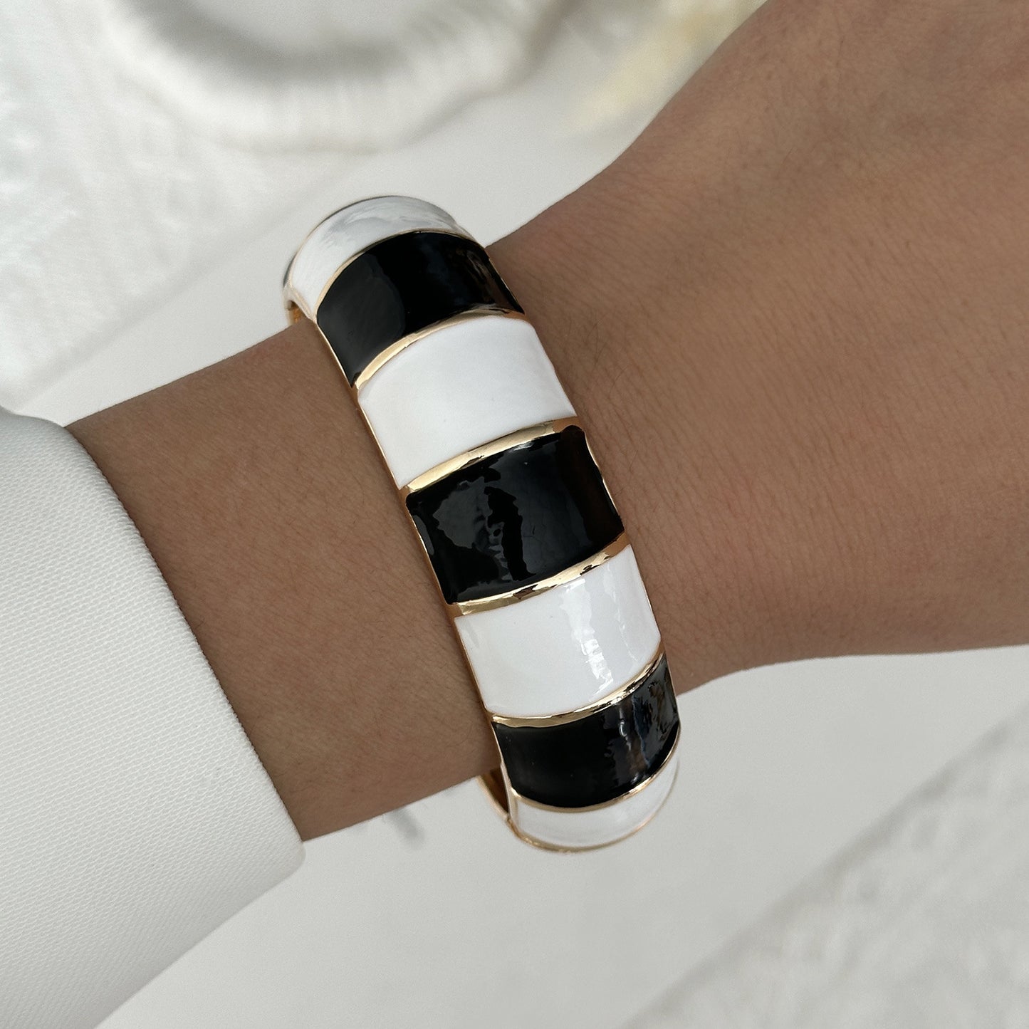 Colorful Black and White Checkered Geometric Drip Oil Plated Alloy Cuff Bracelet