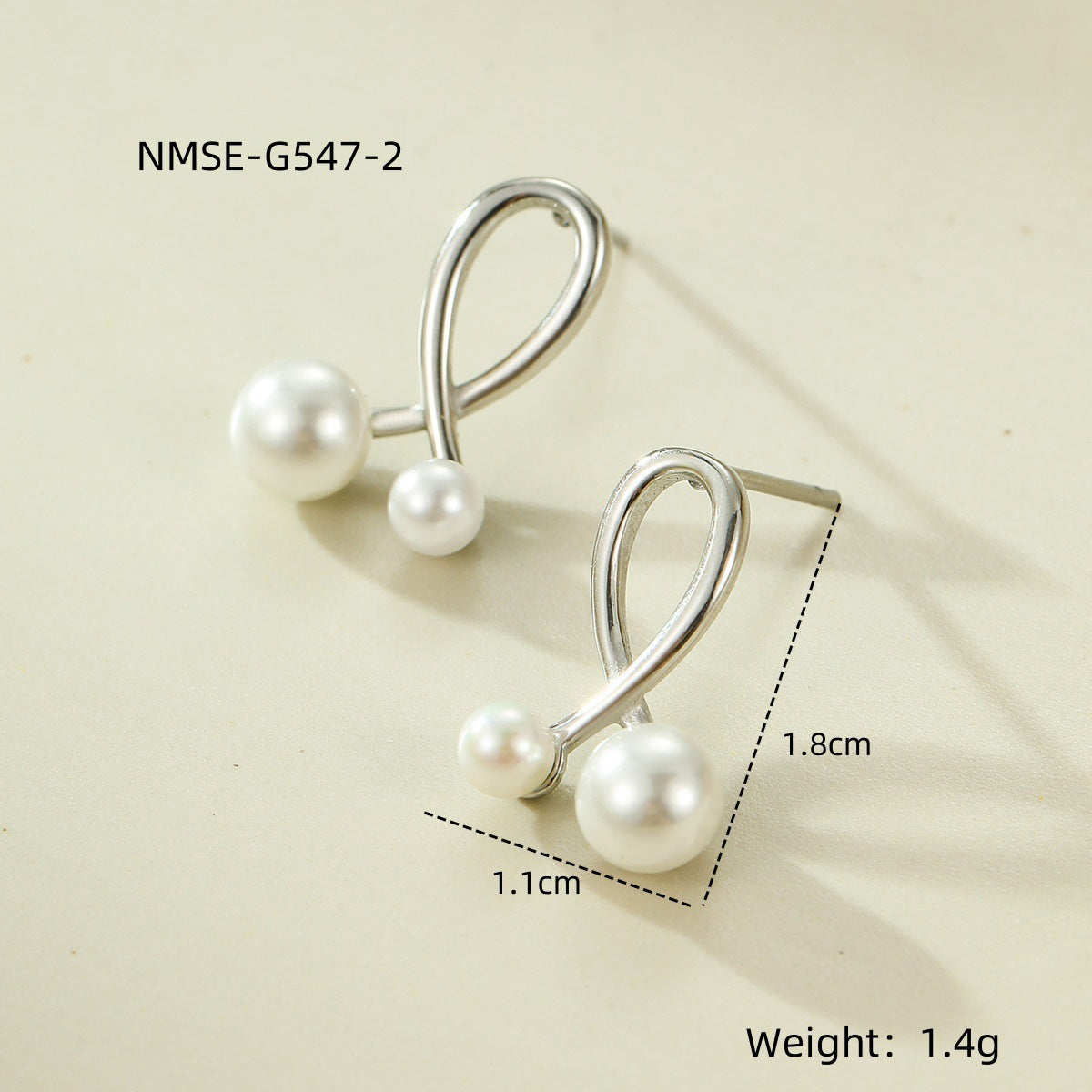 Pendientes de Nudo de Acero Inoxidable de Estilo Vintage con Acentos de Perlas para Mujer