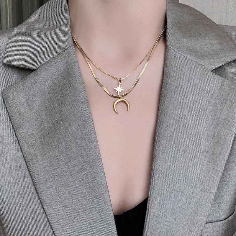 Collana Minimalista Ottagramma con Ciondolo in Acciaio al Titanio con Placcatura Sottovuoto su Catena Piatta a Serpente da Donna
