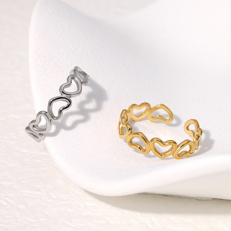 Dolce anello a cuore in acciaio inossidabile con finitura placcata per donna, fascia minimalista e alla moda