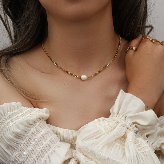 Collana da donna con catena a maglia cubana geometrica minimalista in acciaio inossidabile e pendente di perla d'acqua dolce