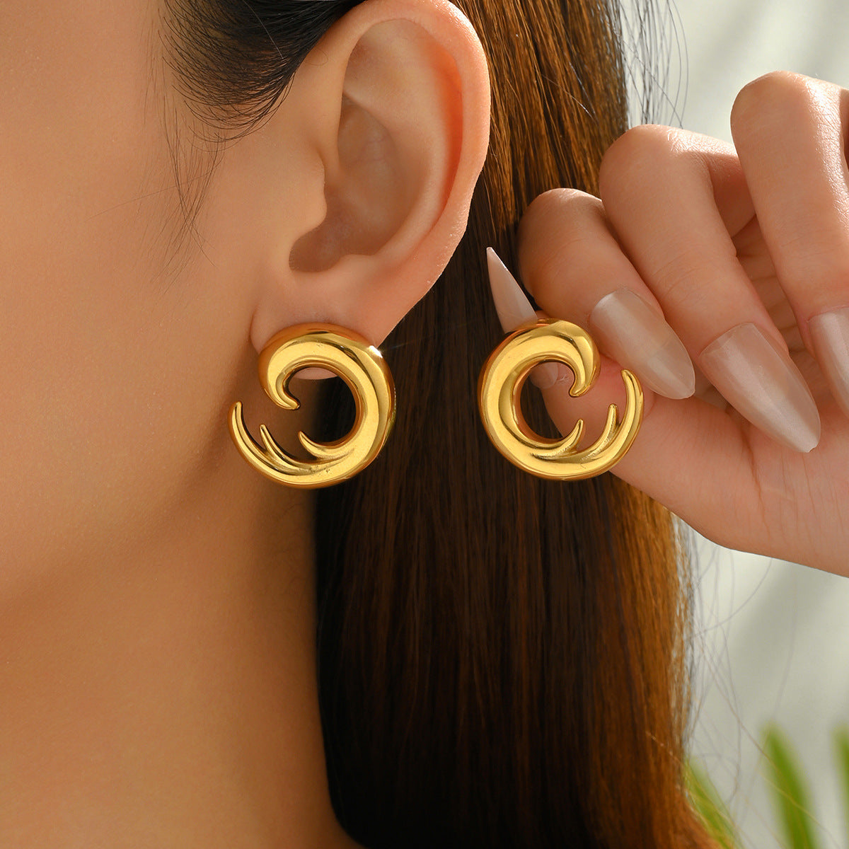 Pendientes Geométricos Ondulados para Mujer de Aleación de Zinc con Acabado Galvanizado, Pendientes Minimalistas de Moda