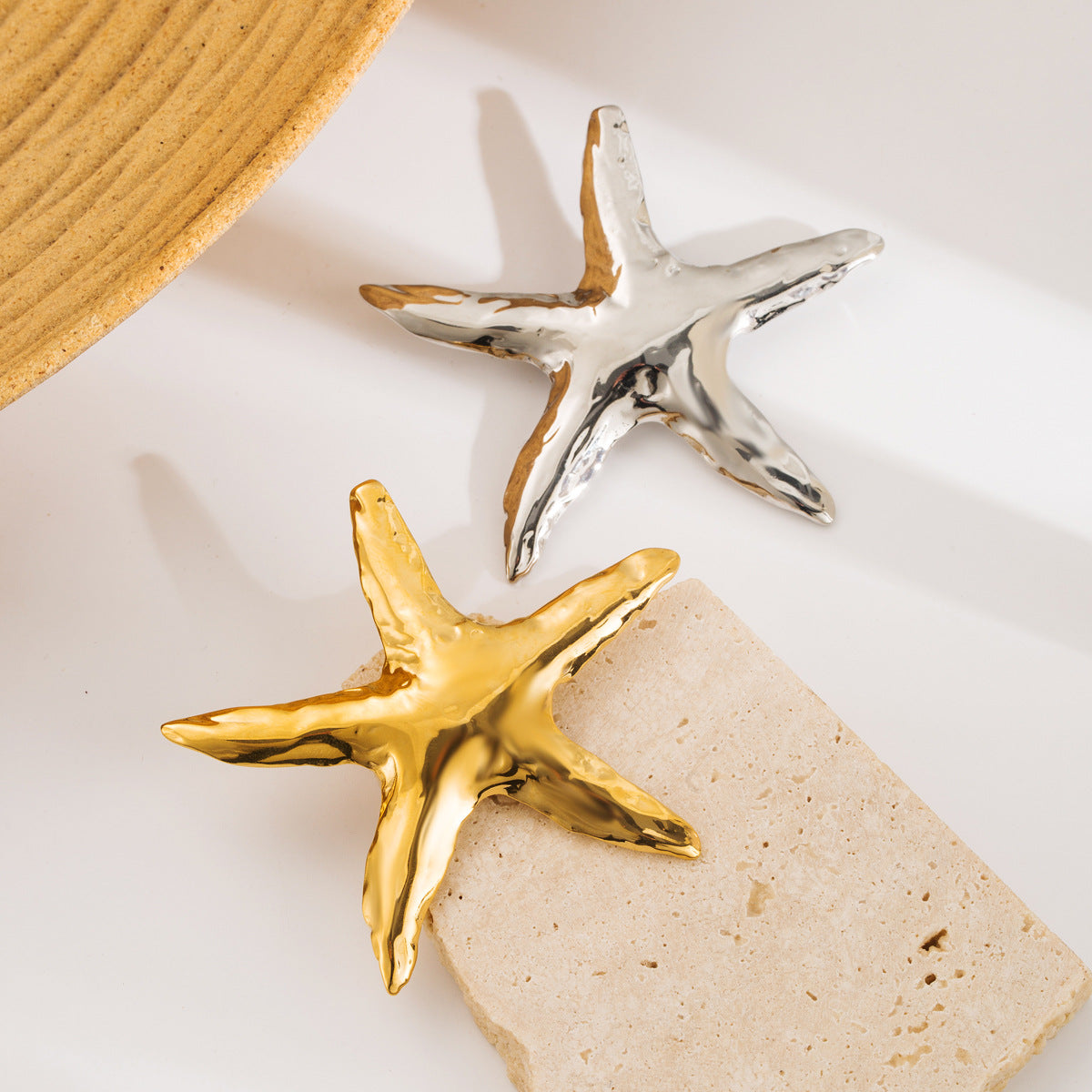 Exaggerated Starfish Brooch in Stainless Steel with Plating Finish for Women, Beach Vacation Style Accessory