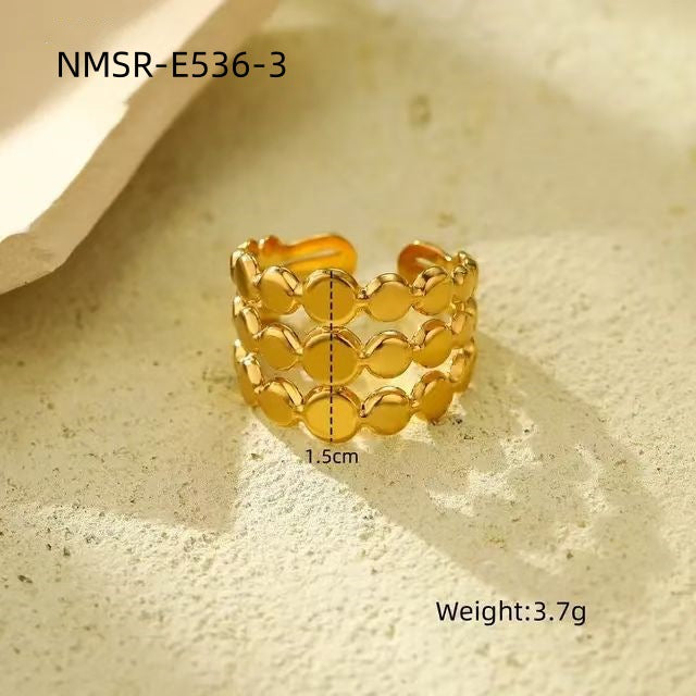 Anillo de titanio irregular de tres niveles de estilo francés vintage para mujer con acabado chapado