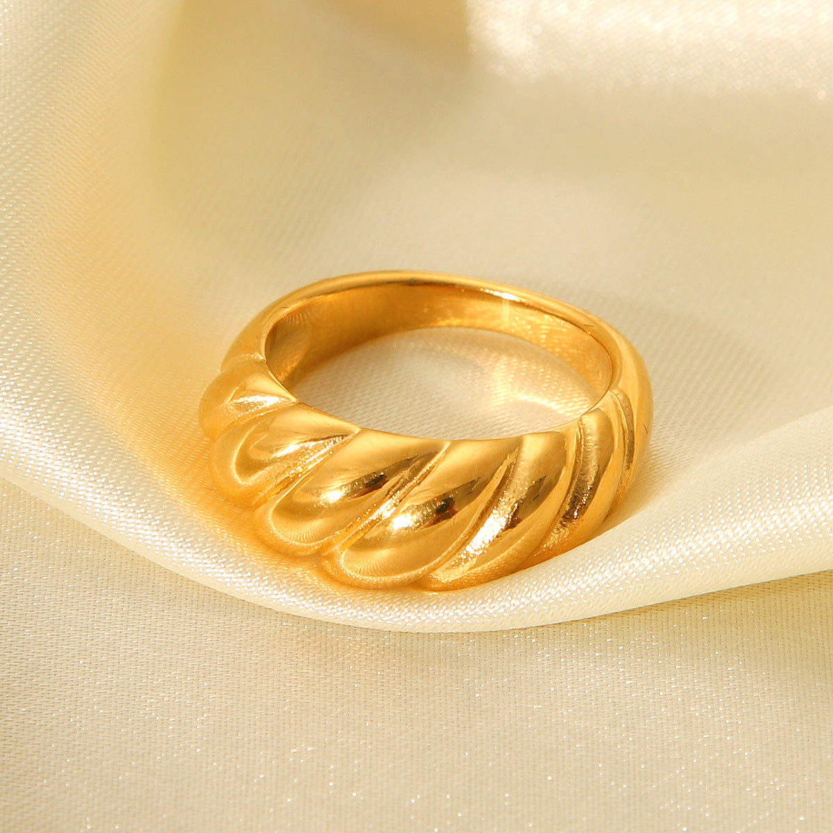 Anello Minimalista Geometrico da Donna in Acciaio al Titanio con Finitura Placcata, Fascia Ipoallergenica in Acciaio Inox