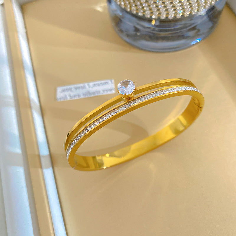 Elegant Geometric Cubic Zirconia Plated Titanium Steel Bracelet for Women