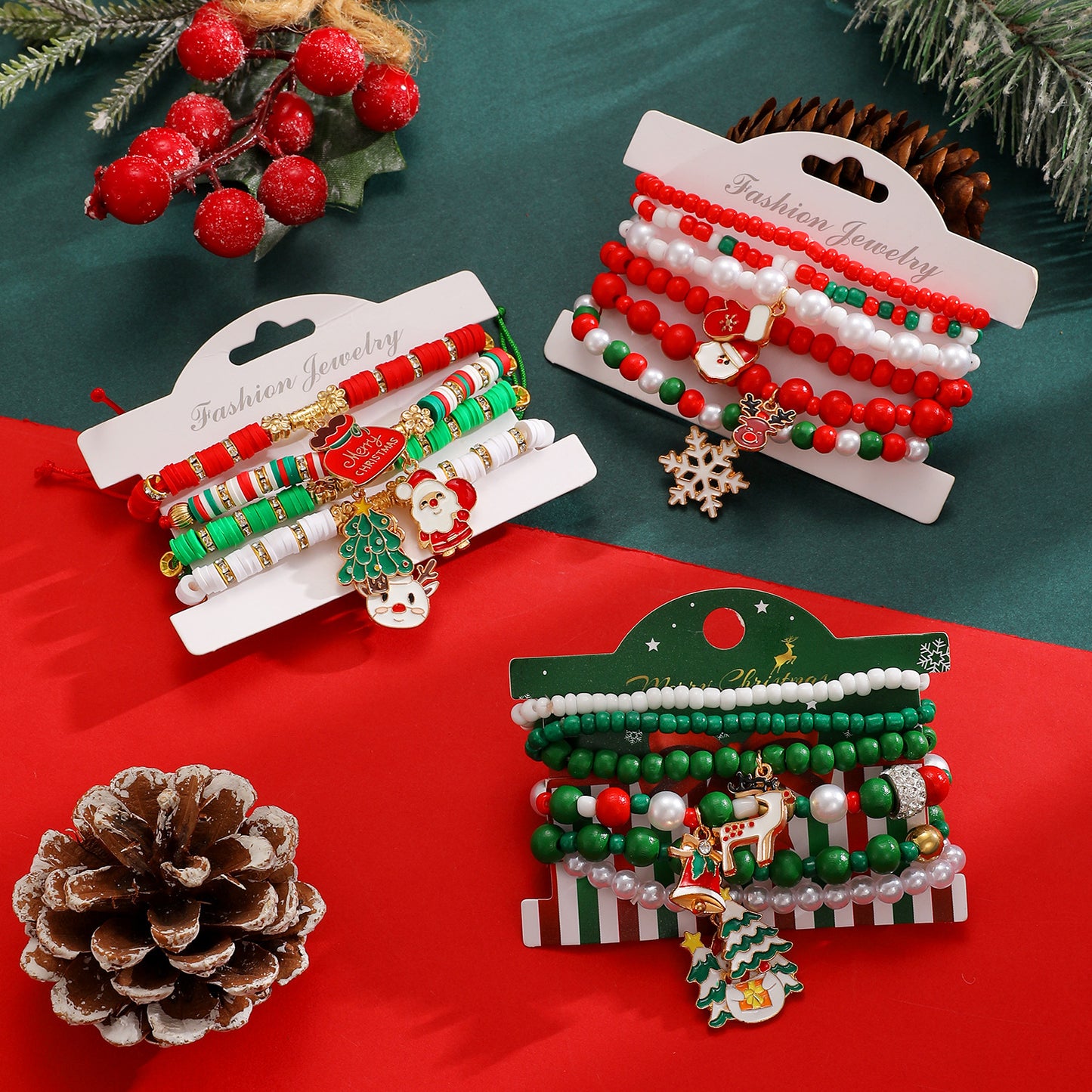 Set di Bracciali Personalizzati a Tema Natalizio con Ciondoli a Forma di Fiocco di Neve, Babbo Natale, Renna e Albero per Donna