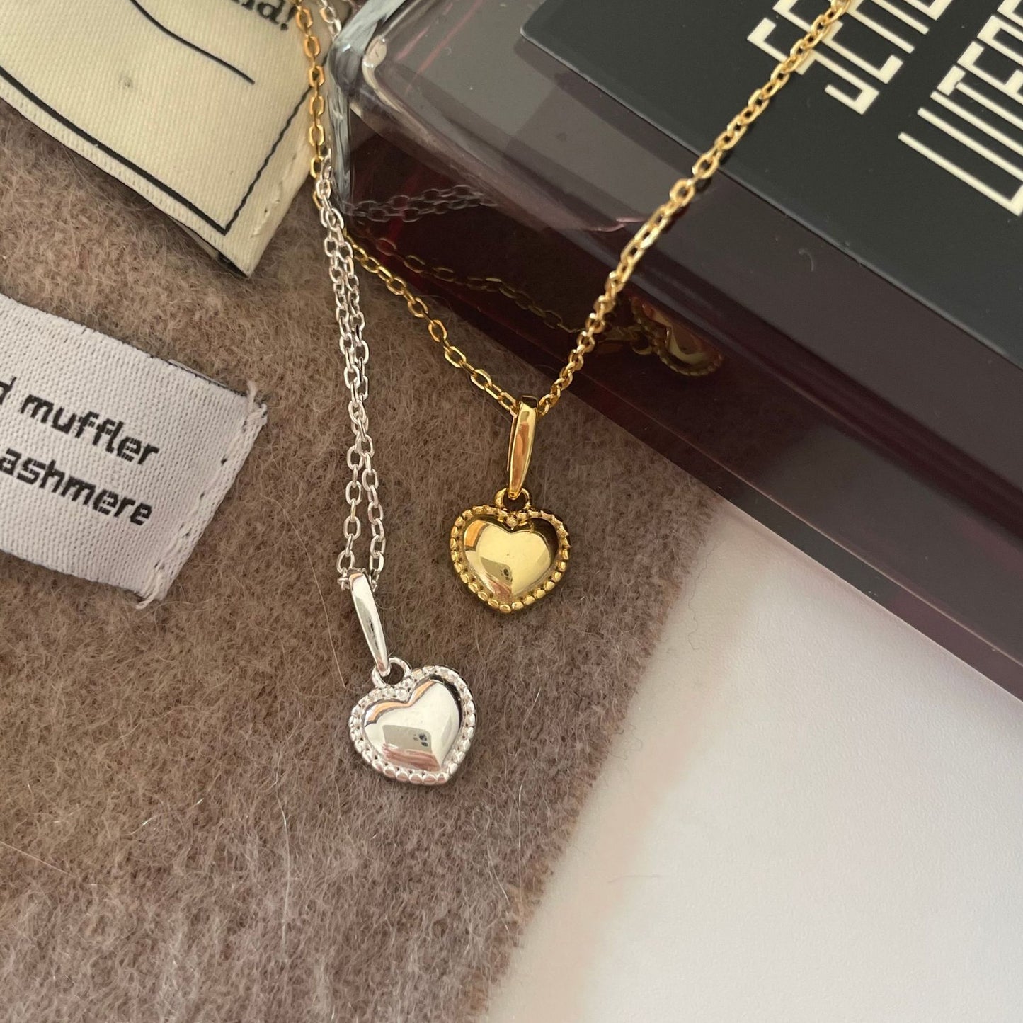 Minimalist Heart-Shaped 925 Sterling Silver Necklace with Geometric Design and Delicate Pendant