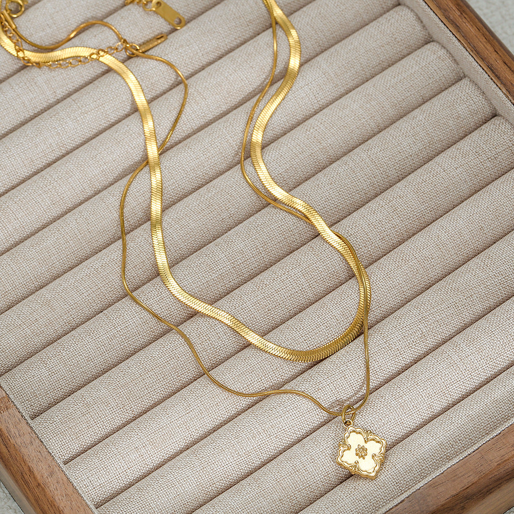 Collana Minimalista Geometrica in Acciaio Inossidabile Placcato Oro 18K Delicata con Catena Serpente per Donna