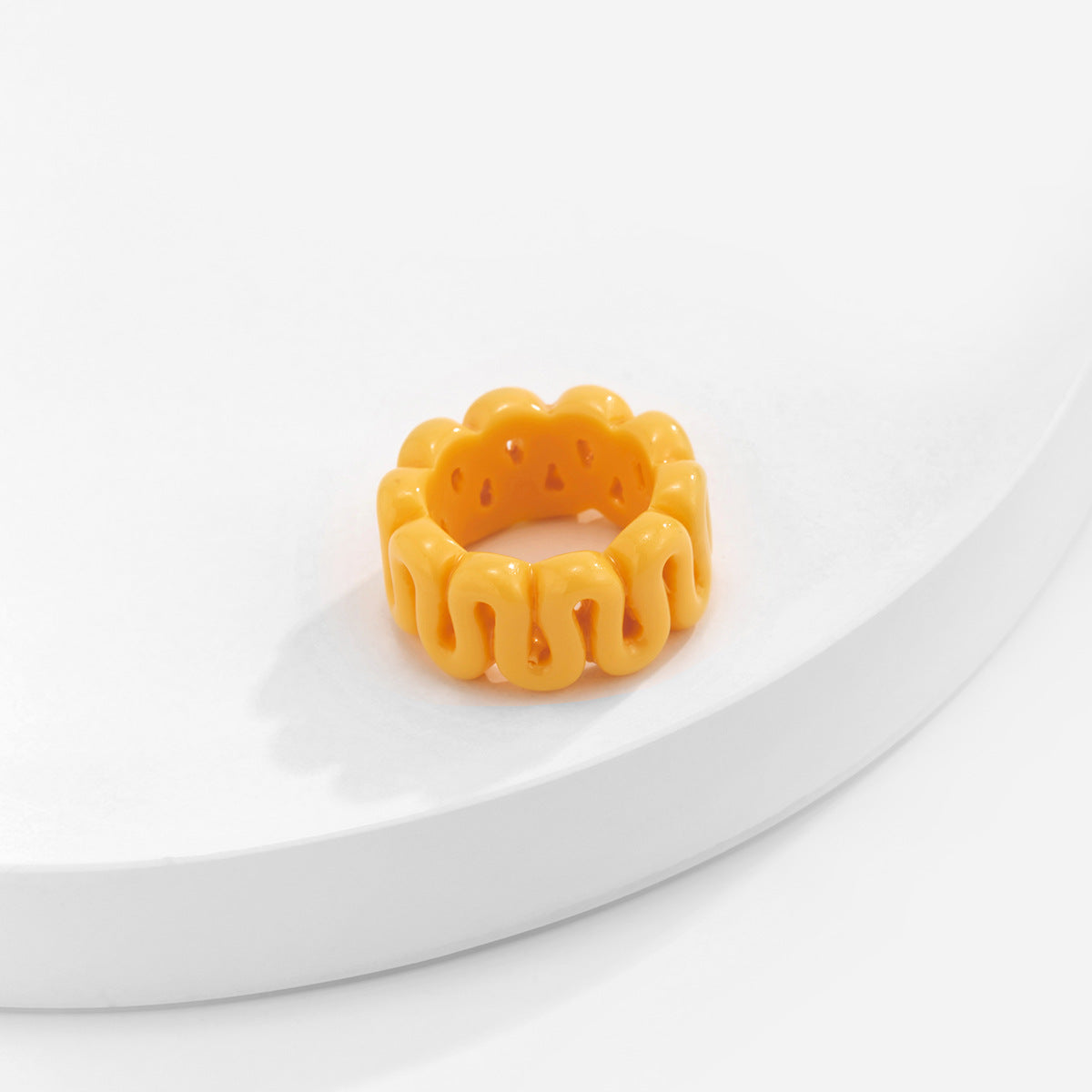 Creative Rustic-Chic Geometric Resin Ring for Women with Textured Line Detailing and Handcrafted Finish