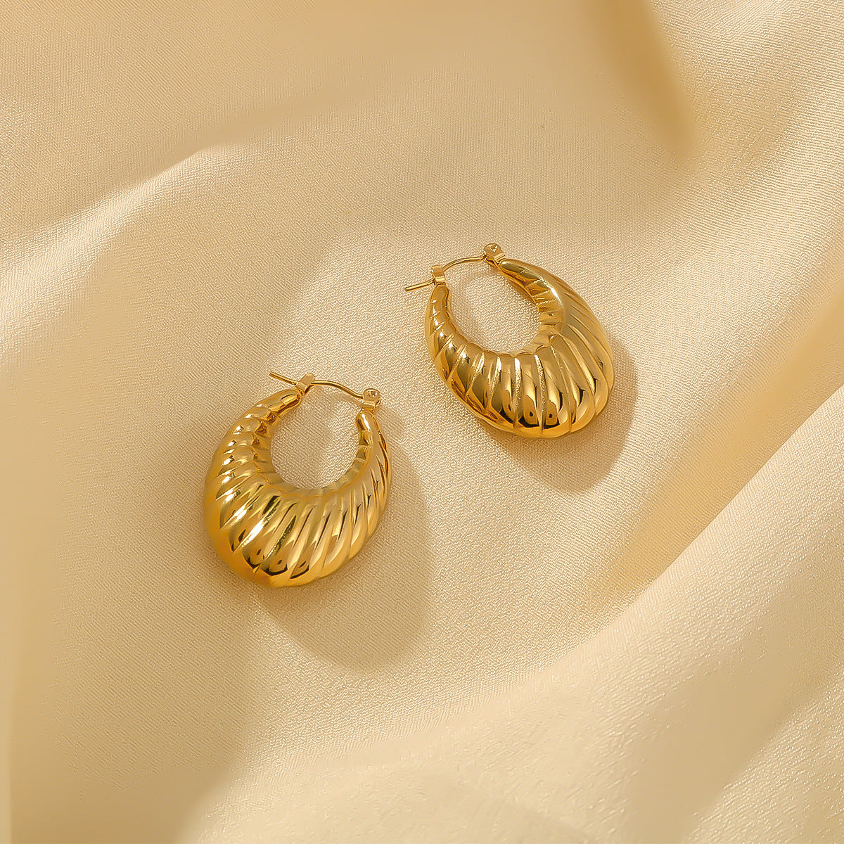 Orecchini Minimalisti da Donna a Ovale con Texture Vuota in Acciaio Inossidabile e Placcatura in Oro 18K