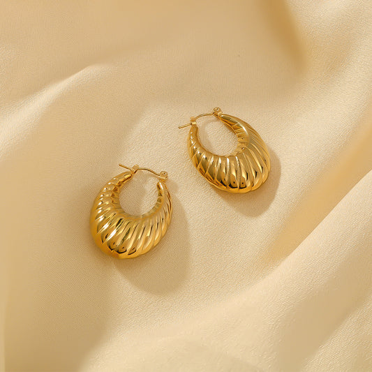 Pendientes de acero inoxidable minimalistas con forma ovalada y textura hueca, con baño de oro de 18 quilates, para mujer