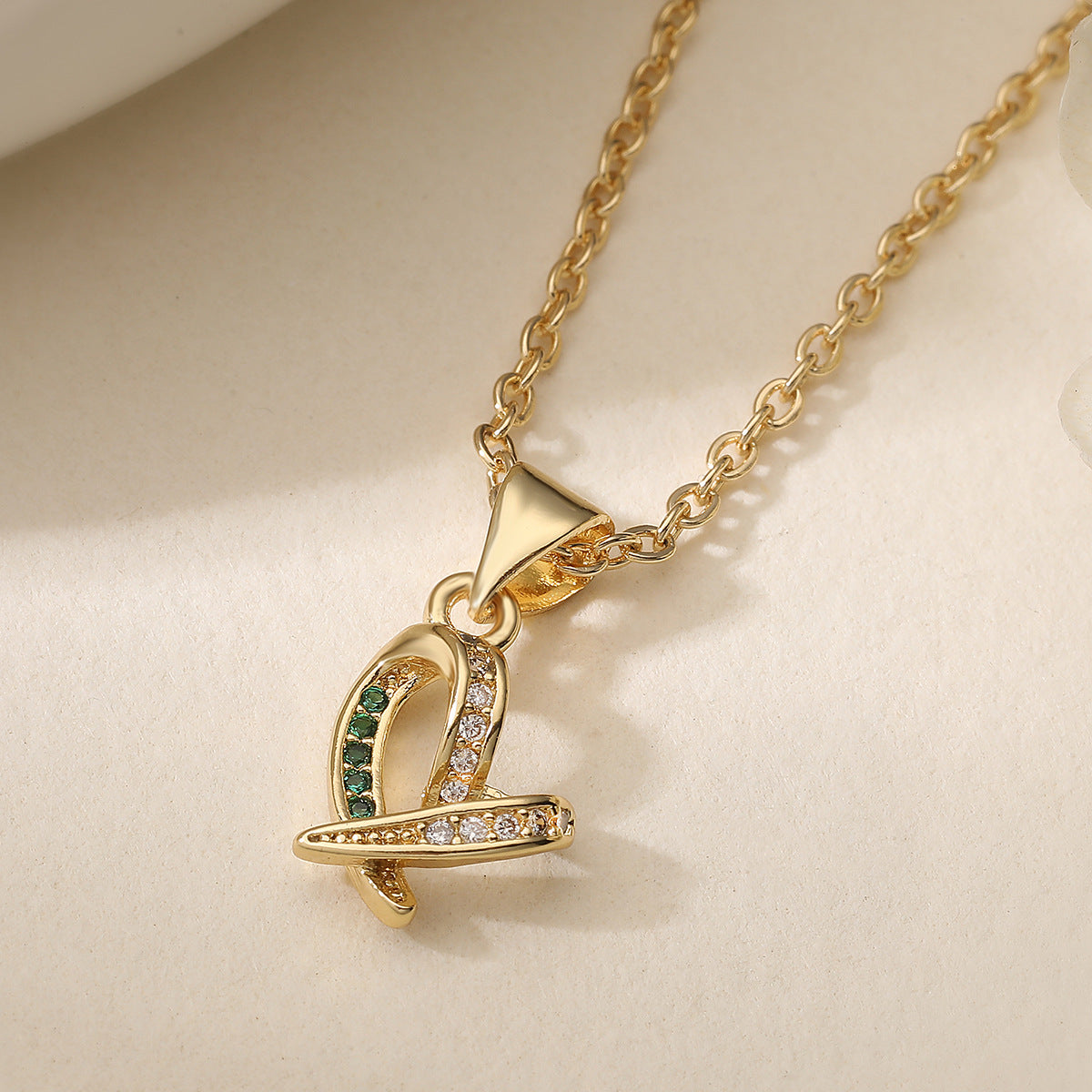 Elegant Minimalist 18K Gold Plated Brass Heart Cubic Zirconia Pendant Necklace for Women