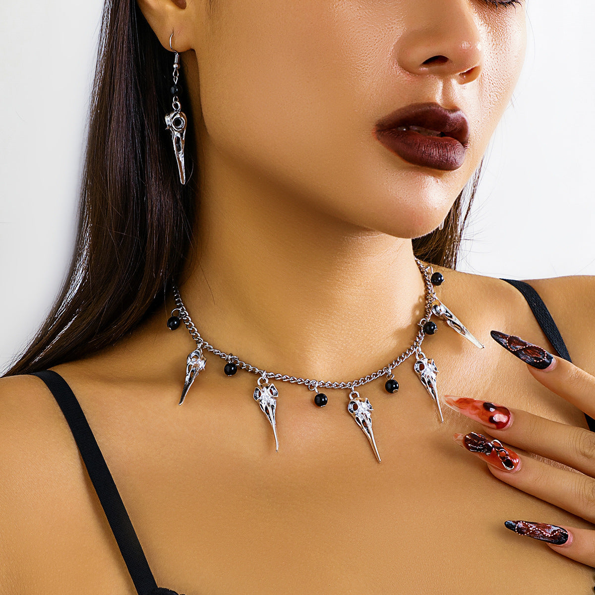 Collana da donna stile Punk Gothic Halloween con pendente a forma di teschio, catena in lega dalla forma geometrica e finitura galvanizzata