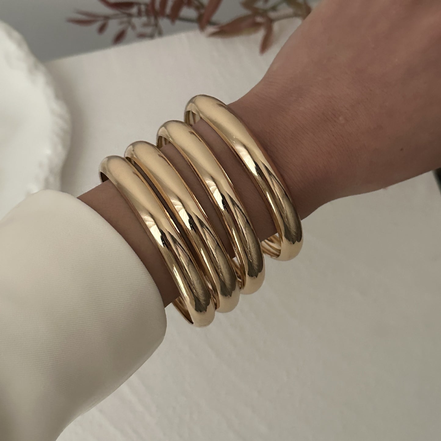 Bracciale curvo liscio minimalista geometrico in lega di zinco placcata