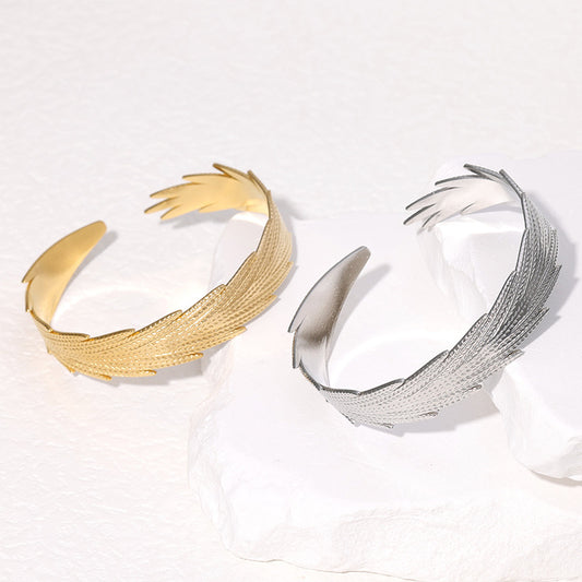 Minimalist Feather-Shaped Stainless Steel Bracelet with Plated Finish for Women