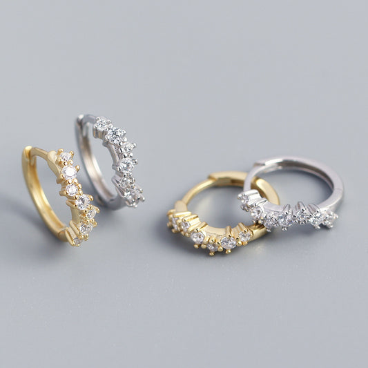 Orecchini a cerchio da donna in argento sterling S925, design minimalista a onda con strass incastonati