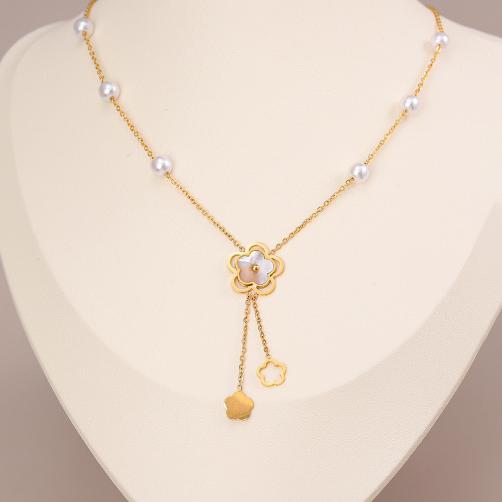 Minimalist Camellia Pendant Necklace in Titanium Steel with Mother-of-Pearl Inlay on O-Chain for Women and Men