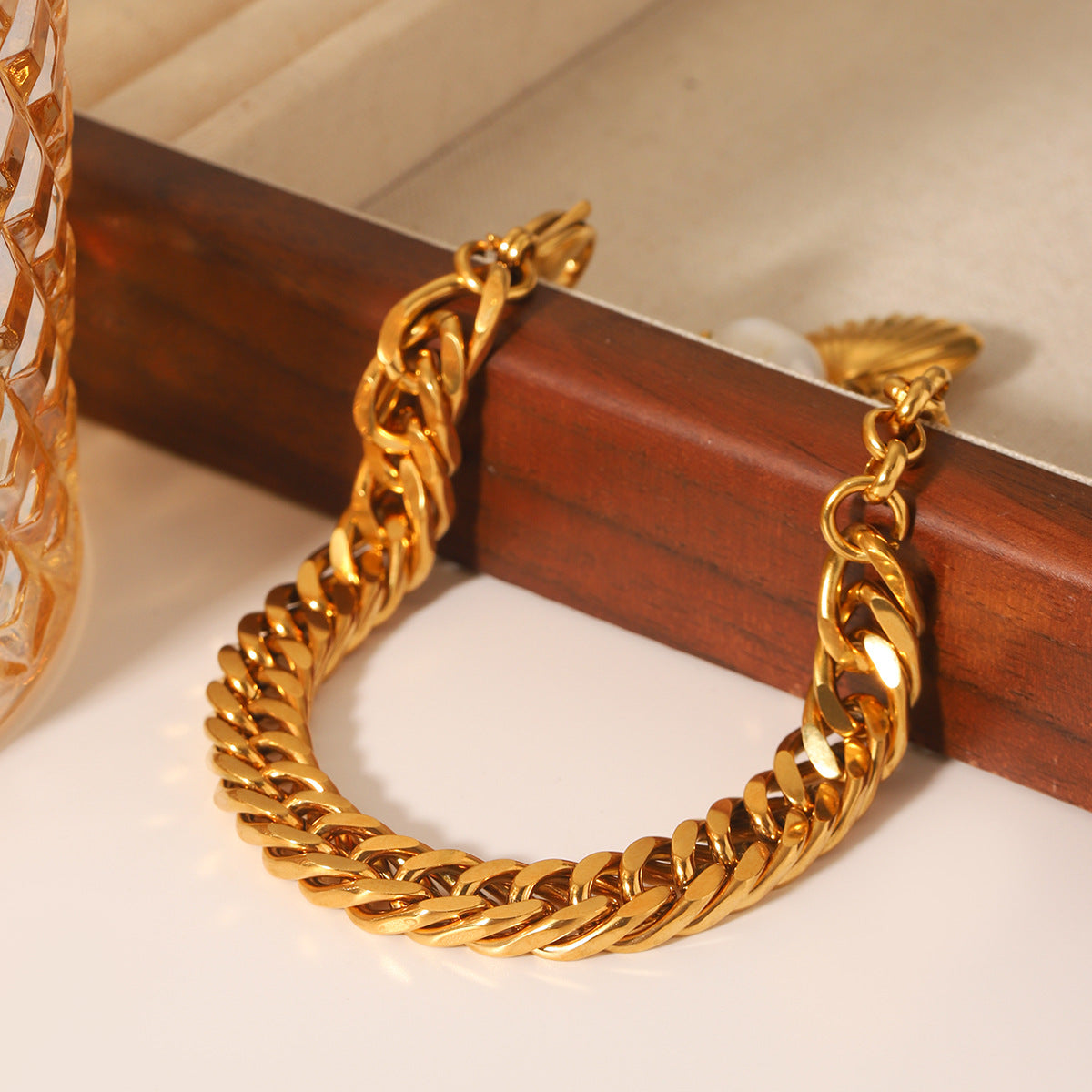 Bracciale da donna minimalista geometrico con perle d'acqua dolce e conchiglie, in acciaio inossidabile placcato oro 18K