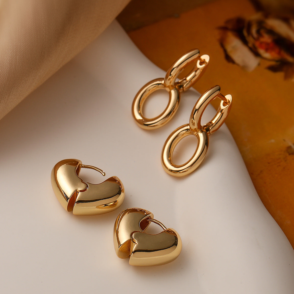 Orecchini geometrici minimalisti in rame con placcatura in oro per donna, gioielli per l'orecchio alla moda di ispirazione vintage dalla forma irregolare