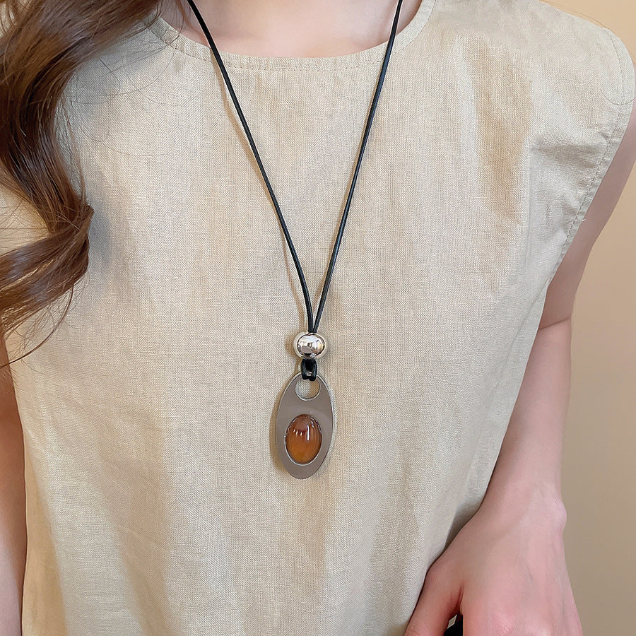 Collana con ciondolo geometrico minimalista in rame placcato da donna, catena maglione di lusso leggera