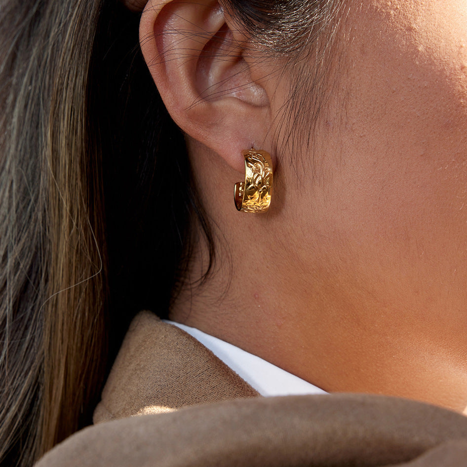 Orecchini a cerchio a C a fiore geometrici lussuosi e minimalisti in acciaio inossidabile placcato oro 18K, gioielli di moda per donna