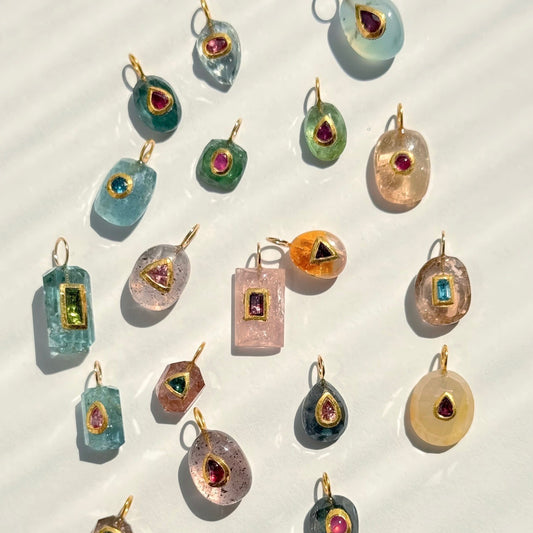 Colgante de barra DIY chapado en oro de latón con circonita cúbica de piedra natal colorida y cristal redondo y cuadrado