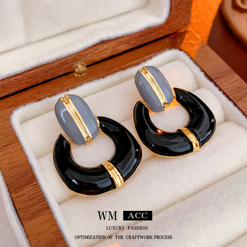 Vintage Geometric Pearl Earrings with Black Enamel Finish in Copper Base and Stainless Steel Posts for Women